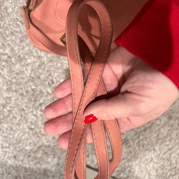 Universal Threads Pink Crossbody - Picture 5 of 5